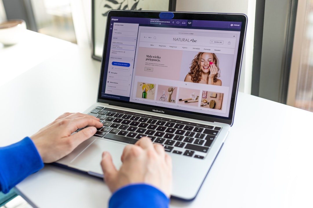E-commerce manager changing online store design